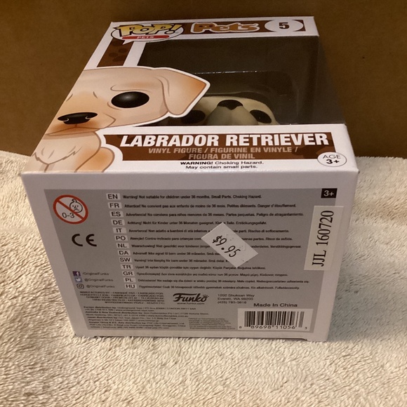Funko Pop! Pets LABRADOR RETRIEVER NEW Hard To Find - Picture 6 of 6